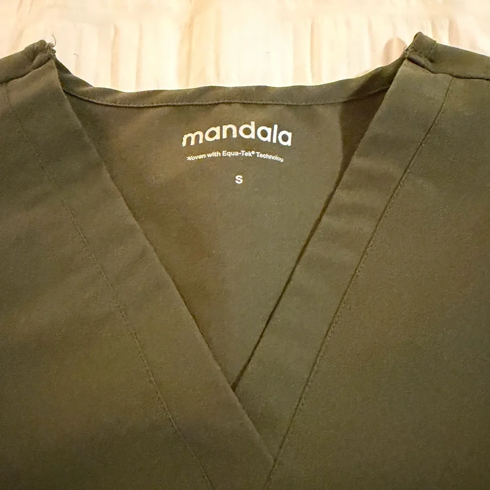 Mandala Olive Green Scrub Set - Picture 2 of 4